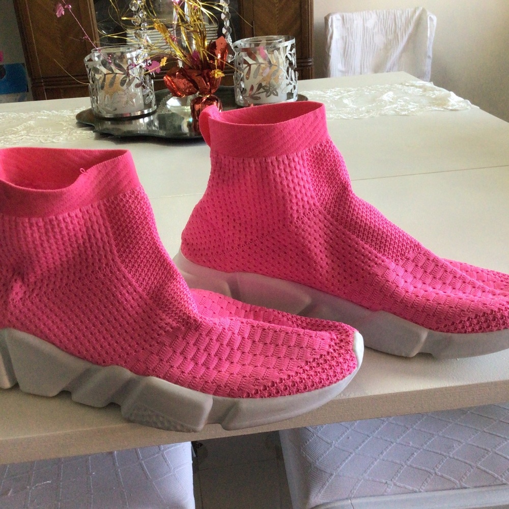 Women’s Hot Oink Pull On sneakers Size 10